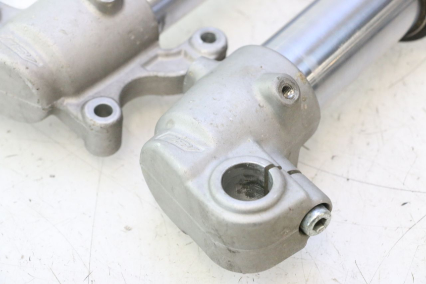 photo de FOURREAU FOURCHE RIEJU MRT PRO SUPERMOTARD 50 (2007 - 2018) - État de surface