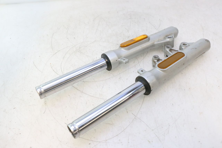 photo de FOURREAU FOURCHE KYMCO LIKE 4T 50 (2019 - 2025) - Points de fixation