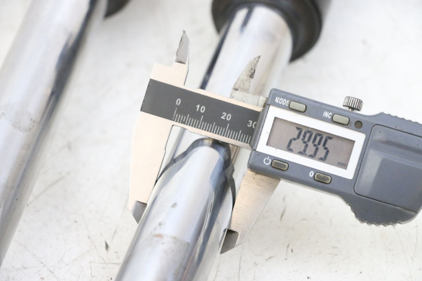 photo de FOURREAU FOURCHE PIAGGIO NEW TYPHOON 50 (2018 - 2021) - Détail de la pièce