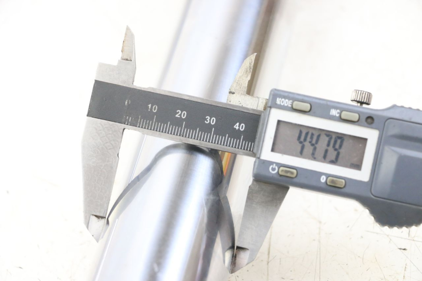 photo de FOURREAU FOURCHE MOTO GUZZI NORGE 8V GT 1200 (2011 - 2016) - Détail de la pièce