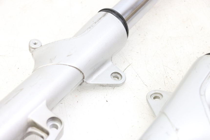 photo de FOURREAU FOURCHE MOTO GUZZI NORGE 8V GT 1200 (2011 - 2016) - Détails caractéristiques