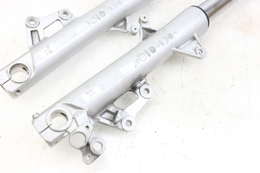 photo de FOURREAU FOURCHE MOTO GUZZI NORGE 8V GT 1200 (2011 - 2016) - Points de fixation