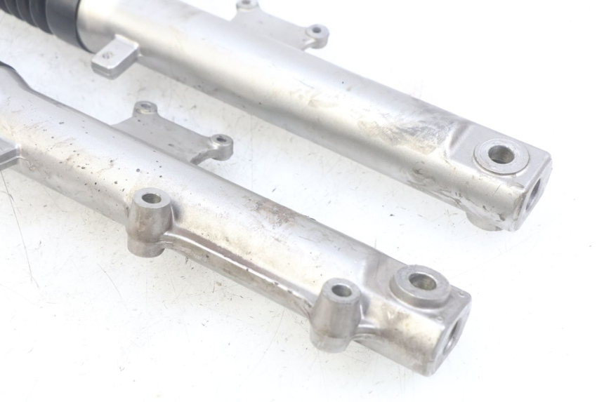 photo de FOURREAU FOURCHE SYM ORBIT 2 4T 50 (2008 - 2017) - Gros plan technique