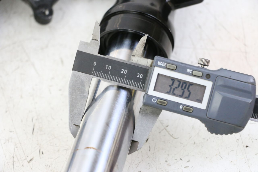 photo de FOURREAU FOURCHE SYM ORBIT 2 4T 50 (2008 - 2017) - Détail de la pièce