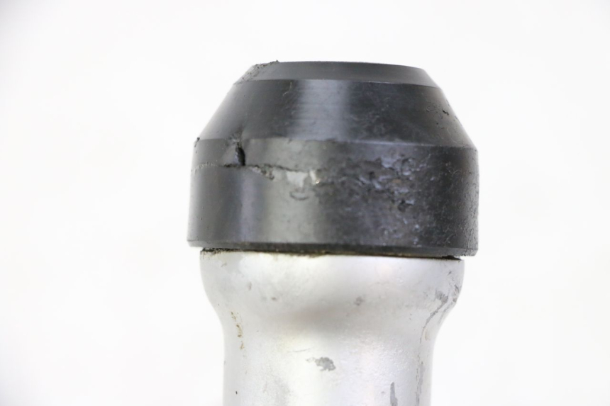 photo de FOURREAU FOURCHE YAMAHA PW 80 (1983 - 2014) - Gros plan technique