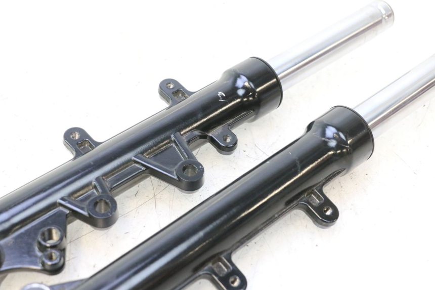 photo de FOURREAU FOURCHE JM MOTORS R-MAX TECH 50 (2024 - 2026) - Points de fixation