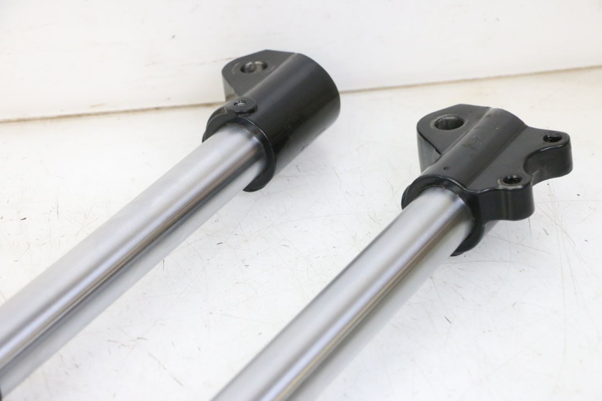 photo de FOURREAU FOURCHE APOLLO RFZ 125 - Points de fixation