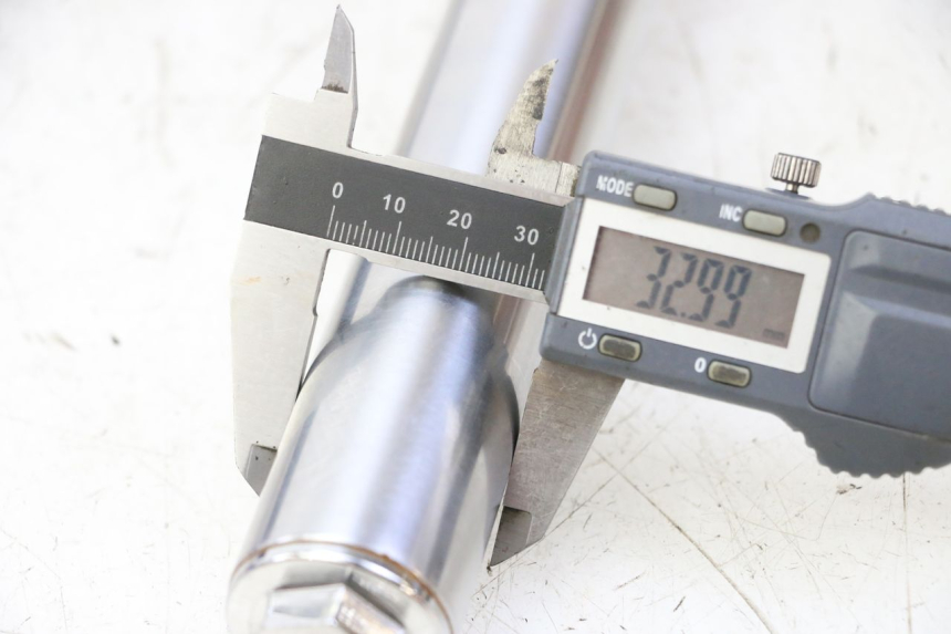 photo de FOURREAU FOURCHE APOLLO RFZ 125 - Gros plan technique