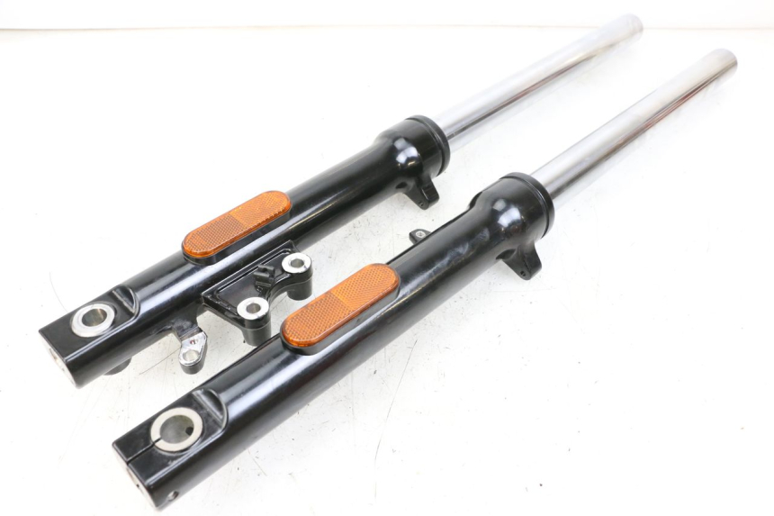 photo de FOURREAU FOURCHE ROYAL ENFIELD CONTINENTAL GT 650 (2019 - 2024) - Vue principale