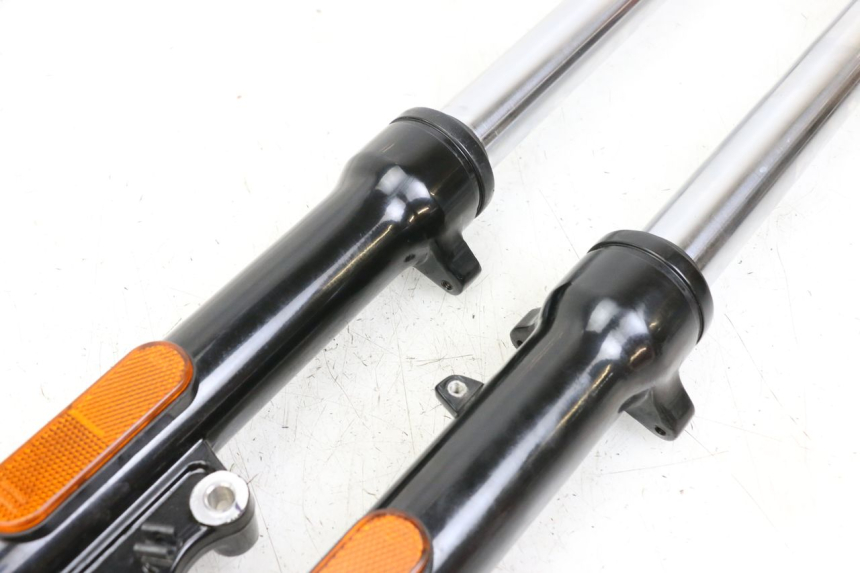 photo de FOURREAU FOURCHE ROYAL ENFIELD CONTINENTAL GT 650 (2019 - 2024) - Vue d’ensemble