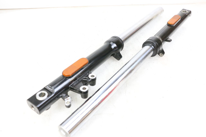 photo de FOURREAU FOURCHE ROYAL ENFIELD CONTINENTAL GT 650 (2019 - 2024) - Pièce contrôlée