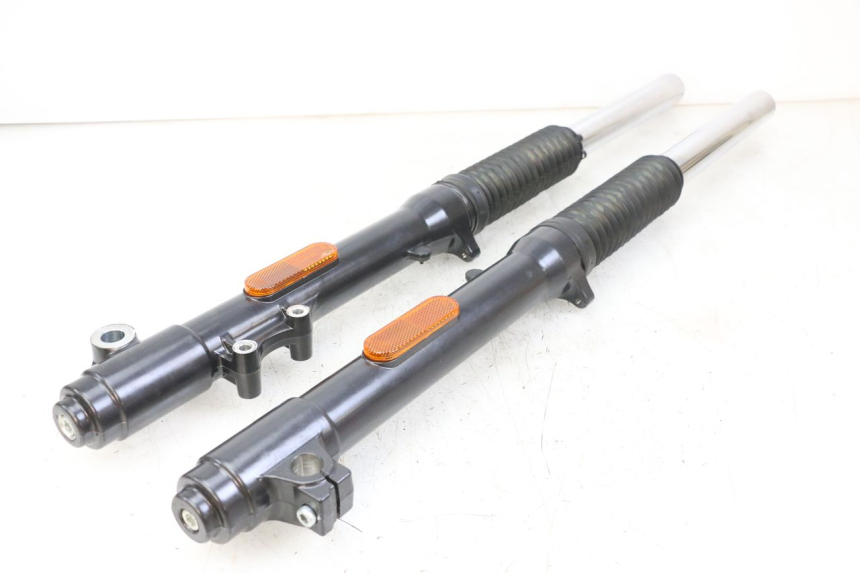 photo de FOURREAU FOURCHE ROYAL ENFIELD SCRAM 411 (2022 - 2024) - Vue principale