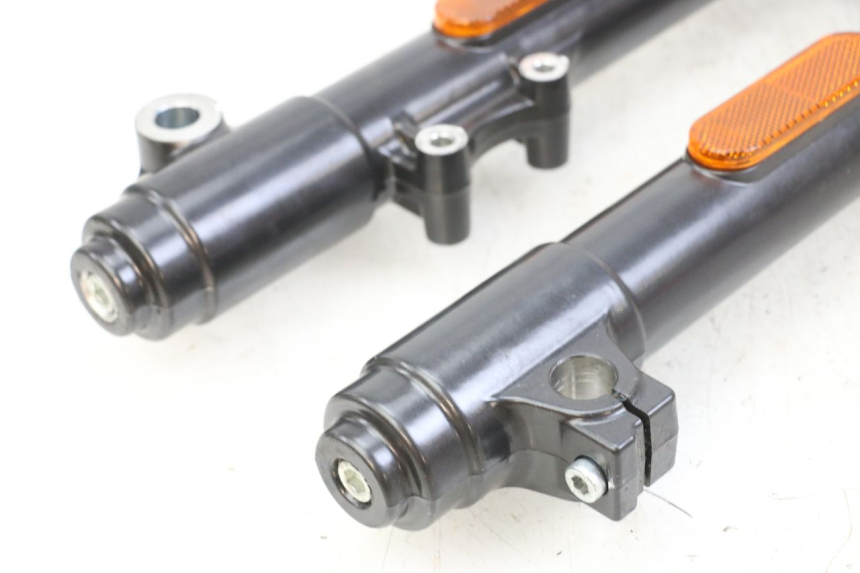 photo de FOURREAU FOURCHE ROYAL ENFIELD SCRAM 411 (2022 - 2024) - Vue produit