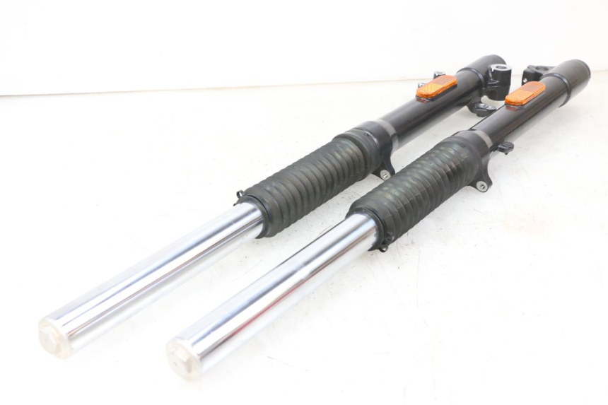 photo de FOURREAU FOURCHE ROYAL ENFIELD SCRAM 411 (2022 - 2024) - Autre angle de vue