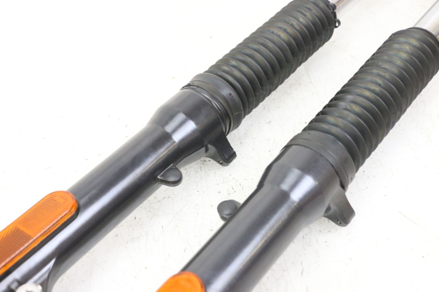 photo de FOURREAU FOURCHE ROYAL ENFIELD SCRAM 411 (2022 - 2024) - Marquages et références