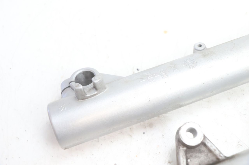 photo de FOURREAU FOURCHE APRILIA SCARABEO GT 125 (1999 - 2007) - Détail de la pièce