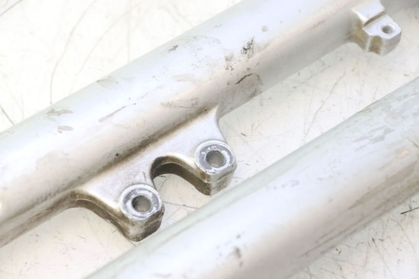 photo de FOURREAU FOURCHE HONDA SH 125 (2001 - 2003) - Autre angle de vue