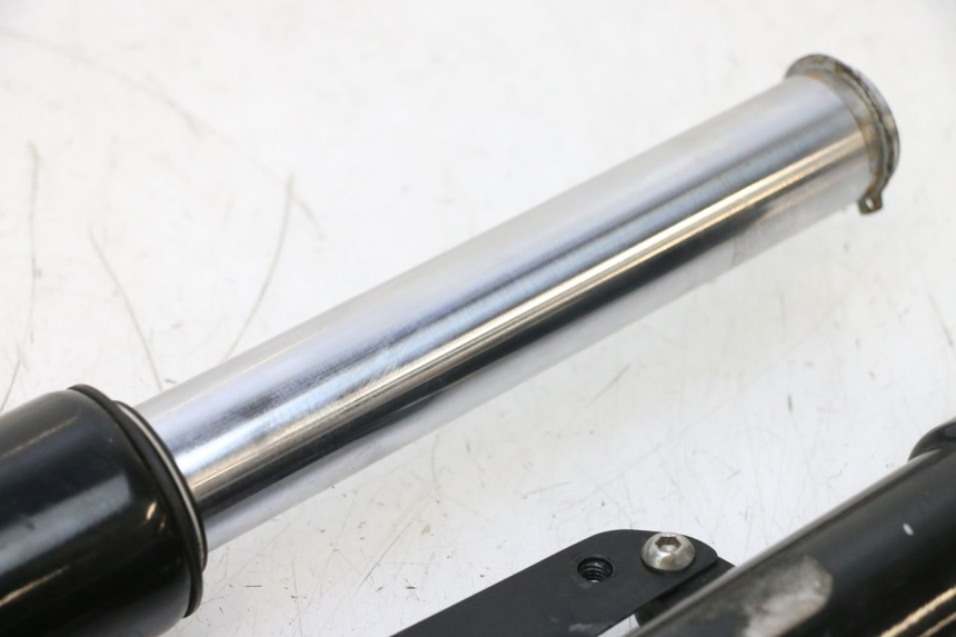 photo de FOURREAU FOURCHE APRILIA SR MOTARD 50 (2012 - 2018) - Marquages et références