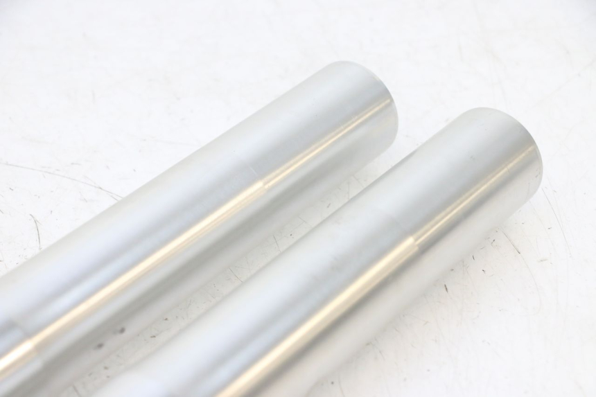 photo de FOURREAU FOURCHE DUCATI SS IE DS CARENEE 1000 (2002 - 2006) - Détails caractéristiques
