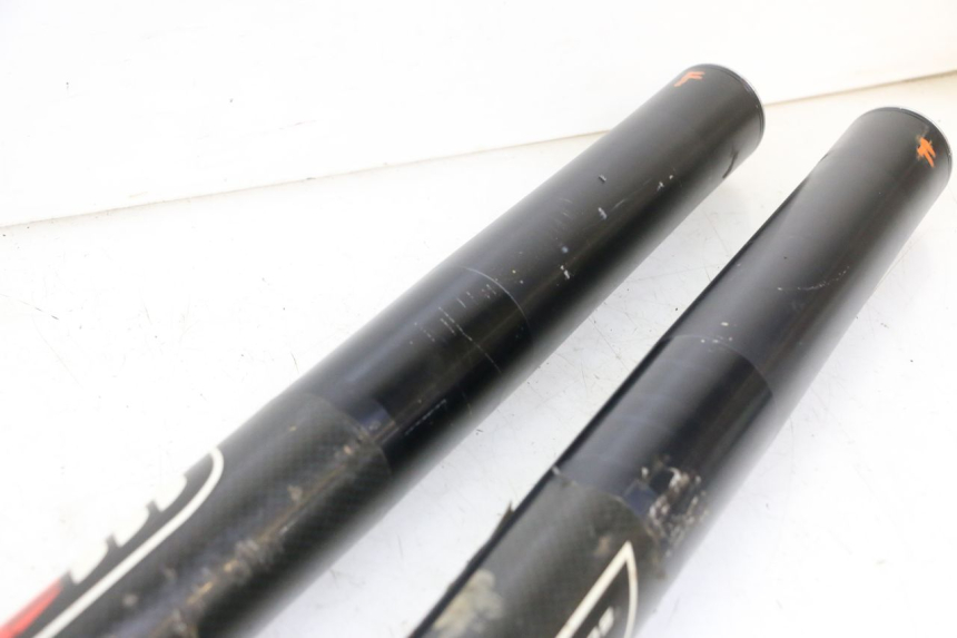 photo de FOURREAU FOURCHE KTM SUPERENDURO R 950 (2005 - 2009) - Zoom composants