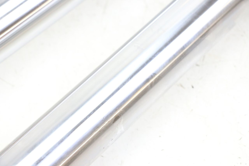 photo de FOURREAU FOURCHE KTM SUPERENDURO R 950 (2005 - 2009) - Gros plan technique