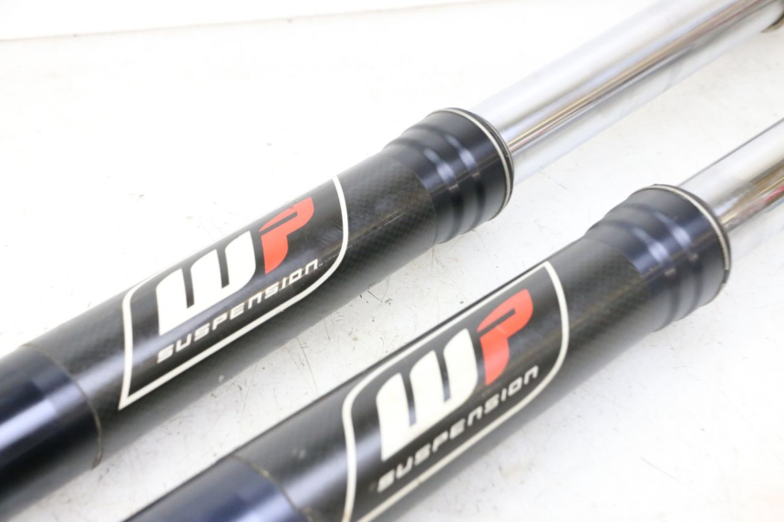 photo de FOURREAU FOURCHE KTM SUPERENDURO R 950 (2005 - 2009) - Points de fixation
