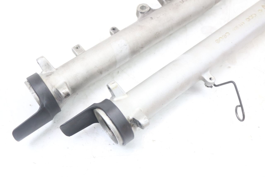 photo de FOURREAU FOURCHE SUZUKI GS F 500 (2004 - 2007) - Autre angle de vue