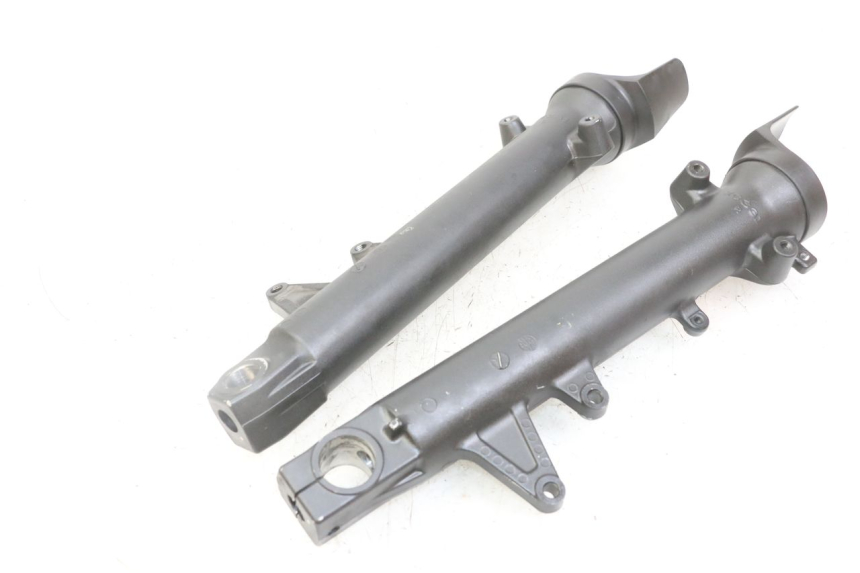 photo de FOURREAU FOURCHE SUZUKI GSX F GSXF 650 (2007 - 2015) - Autre angle de vue