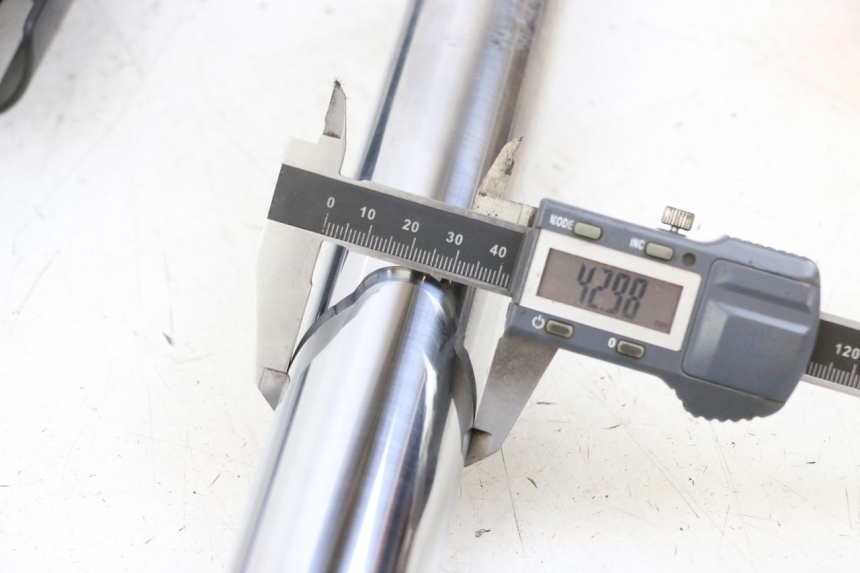 photo de FOURREAU FOURCHE YAMAHA TDM ABS 900 (2002 - 2014) - Détail de la pièce