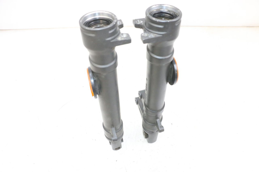 photo de FOURREAU FOURCHE YAMAHA TZR 50 (2008 - 2016) - Détail de la pièce