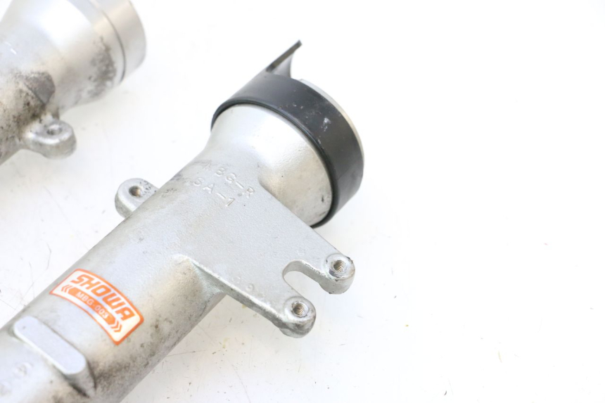 photo de FOURREAU FOURCHE HONDA VFR FI RC46 800 (1998 - 2001) - Détails caractéristiques