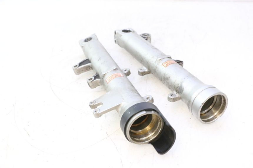 photo de FOURREAU FOURCHE HONDA VFR FI RC46 800 (1998 - 2001) - Points de fixation