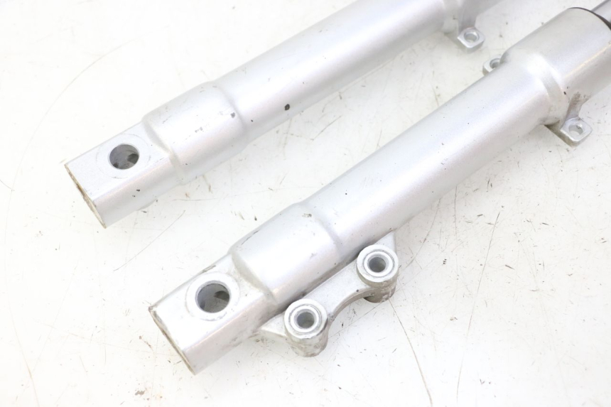 photo de FOURREAU FOURCHE PEUGEOT VIVACITY NEW 4T 50 (2008 - 2017) - Zoom composants