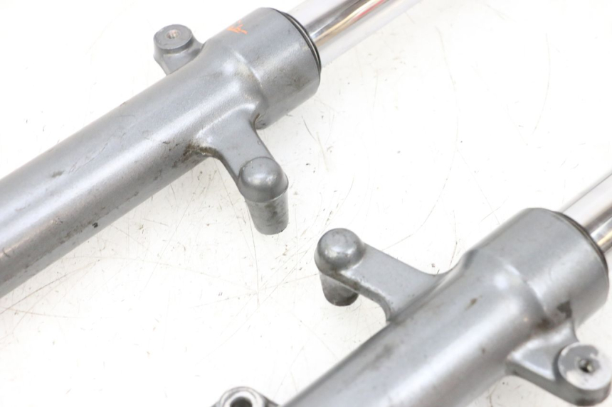 photo de FOURREAU FOURCHE YAMAHA XMAX X-MAX 125 (2006 - 2009) - Vue rapprochée