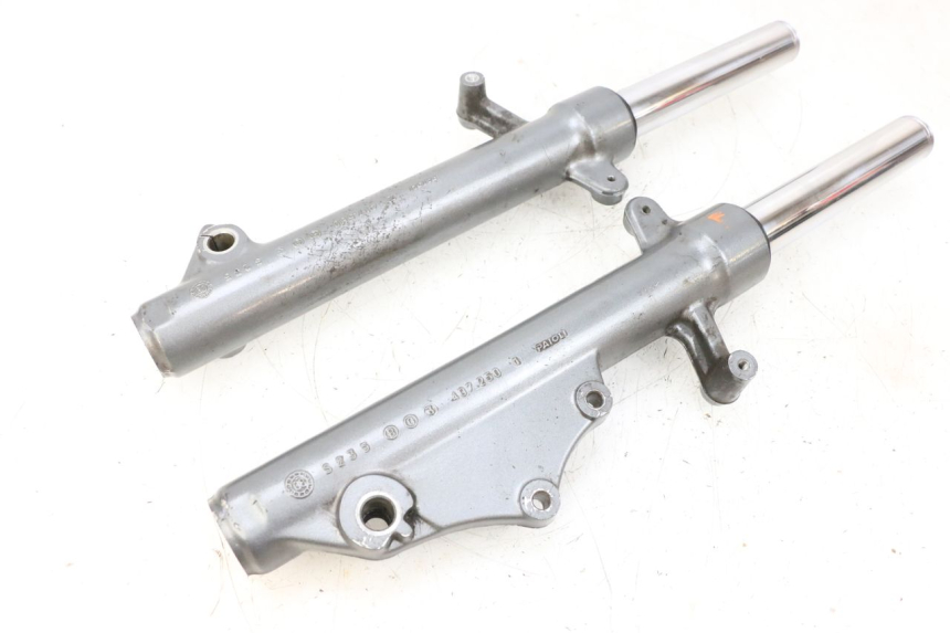 photo de FOURREAU FOURCHE YAMAHA XMAX X-MAX 125 (2006 - 2009) - Points de fixation