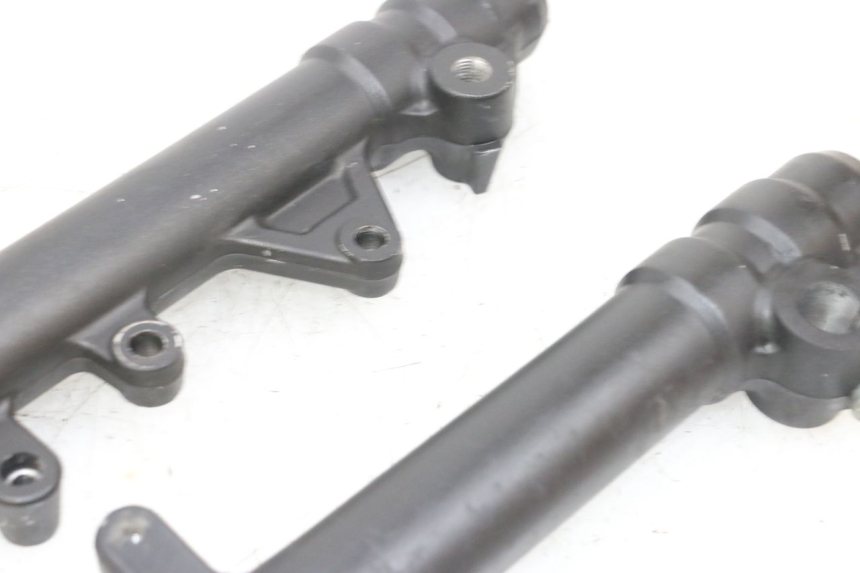 photo de FOURREAU FOURCHE YAMAHA X-MAX XMAX 125 (2010 - 2013) - Gros plan technique