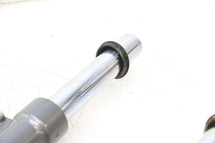 photo de FOURREAU FOURCHE YAMAHA XMAX X-MAX 125 (2006 - 2009) - Aperçu profil