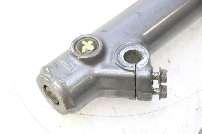 photo de FOURREAU FOURCHE YAMAHA XMAX X-MAX 125 (2006 - 2009) - Autre angle de vue
