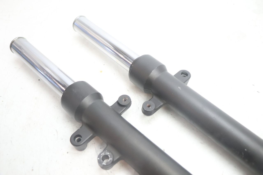 photo de FOURREAU FOURCHE YAMAHA X-MAX XMAX 125 (2010 - 2013) - Détail de la pièce