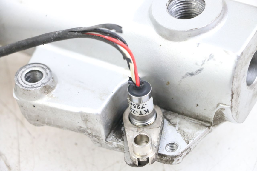 photo de FOURREAU FOURCHE KYMCO XCITING 250 (2006 - 2009) - Points de fixation