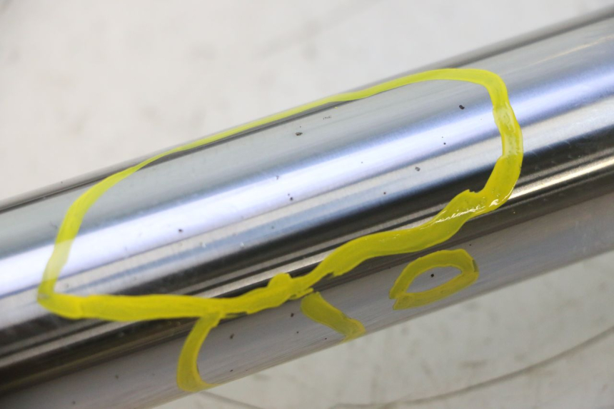 photo de FOURREAU FOURCHE HONDA XLV VARADERO 125 (2007 - 2012) - Zoom état d’usage