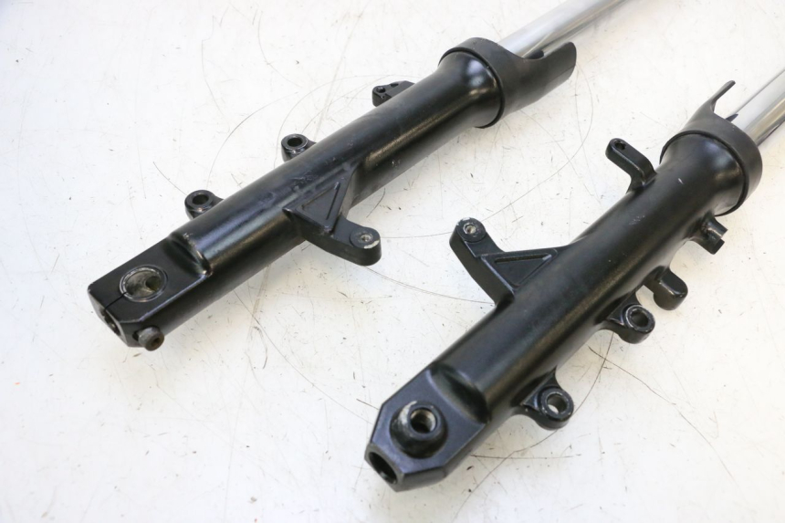 photo de FOURREAU FOURCHE YAMAHA XP T-MAX ABS 500 (2005 - 2005) - Détail de la pièce