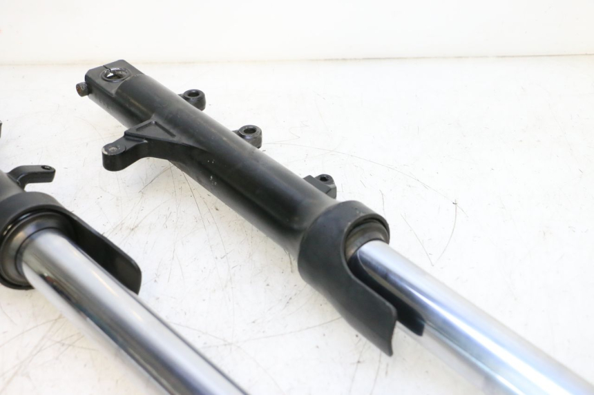 photo de FOURREAU FOURCHE YAMAHA XP T-MAX ABS 500 (2005 - 2005) - Points de fixation