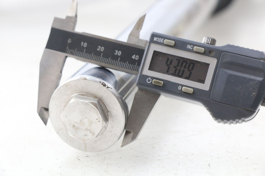 photo de FOURREAU FOURCHE YAMAHA XP T-MAX TMAX 500 (2008 - 2012) - Autre angle de vue