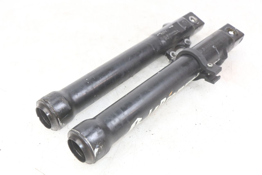 photo de FOURREAU FOURCHE PEUGEOT XP6 50 (2006 - 2011) - État de surface