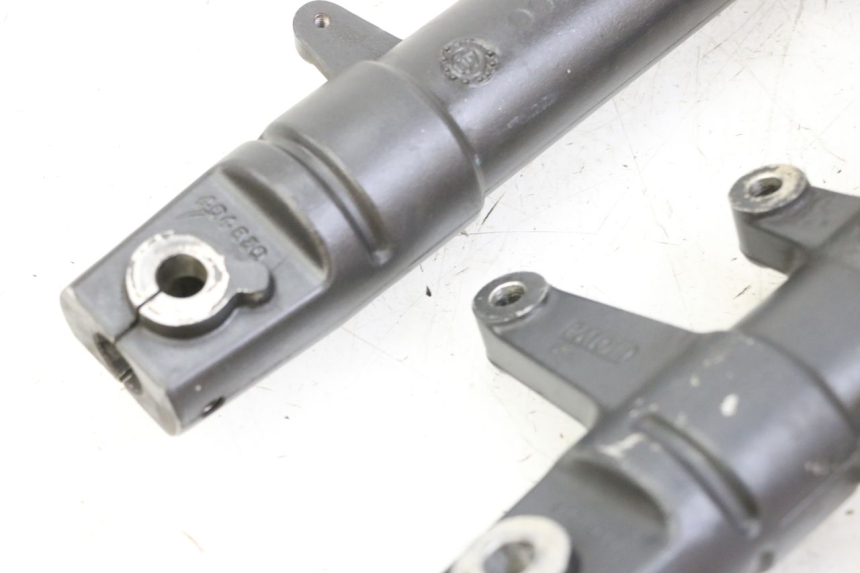 photo de FOURREAU FOURCHE YAMAHA TZR 50 (2008 - 2016) - Autre angle de vue