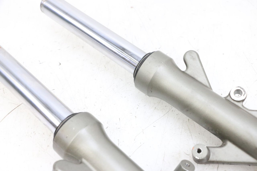 photo de FOURREAU FOURCHE YAMAHA YP MAJESTY 125 (2002 - 2006) - Zoom composants