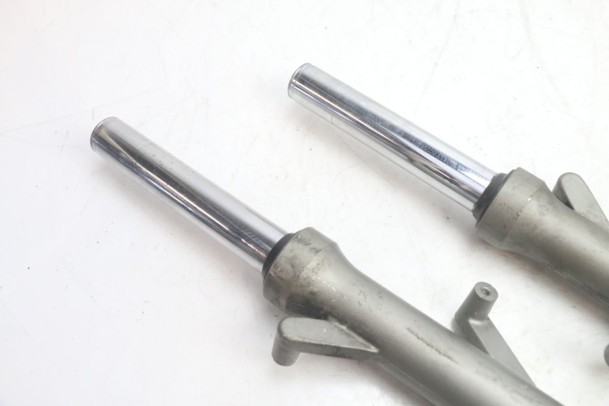 photo de FOURREAU FOURCHE YAMAHA YP MAJESTY 125 (1998 - 2001) - Détail de la pièce