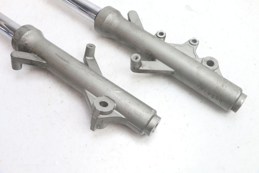 photo de FOURREAU FOURCHE YAMAHA YP MAJESTY 125 (1998 - 2001) - Zoom état d’usage