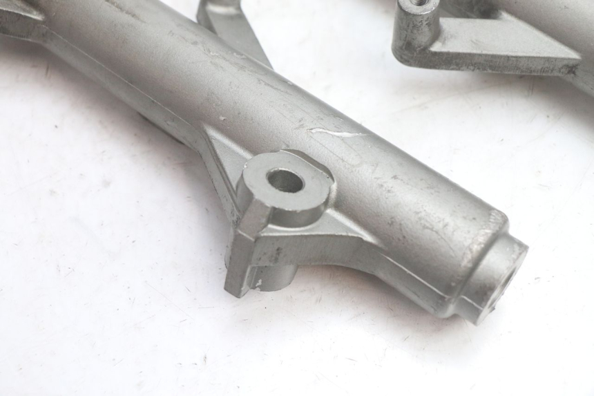photo de FOURREAU FOURCHE YAMAHA YP MAJESTY 125 (1998 - 2001) - Autre angle de vue